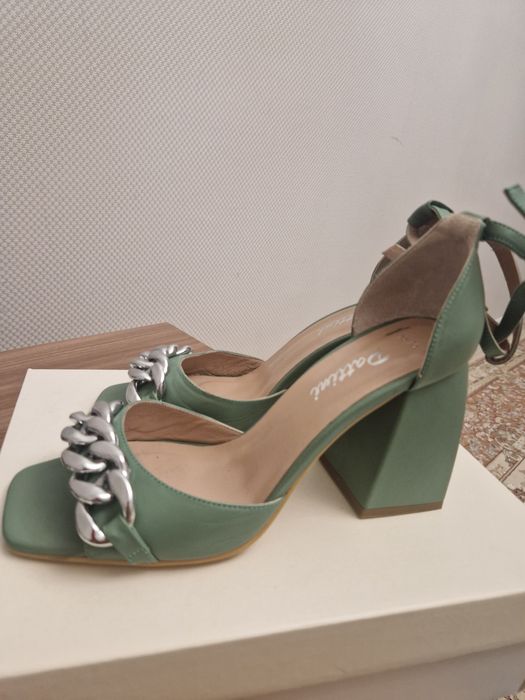 Продам босоножки Pattini