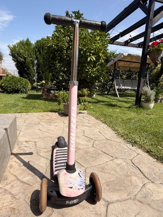 Scooter - детски, със светещи и завиващи предни колела