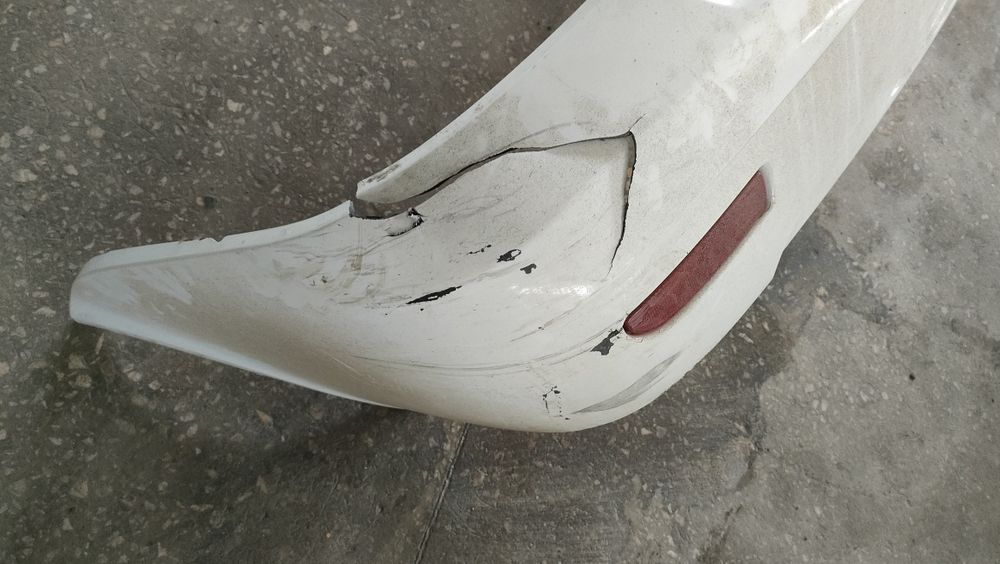 Продам бампер приора1