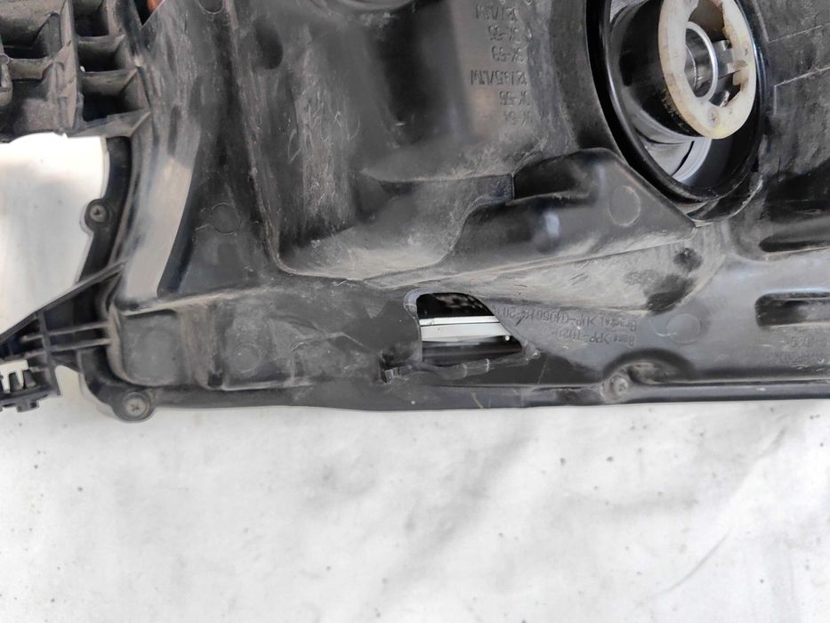 Оригинален фар Тойота  Toyota Hilux Led