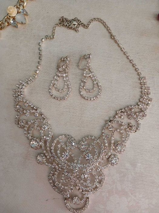 Продам бижутерию