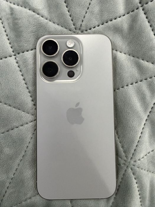 Iphone 15 pro Titanium Grey