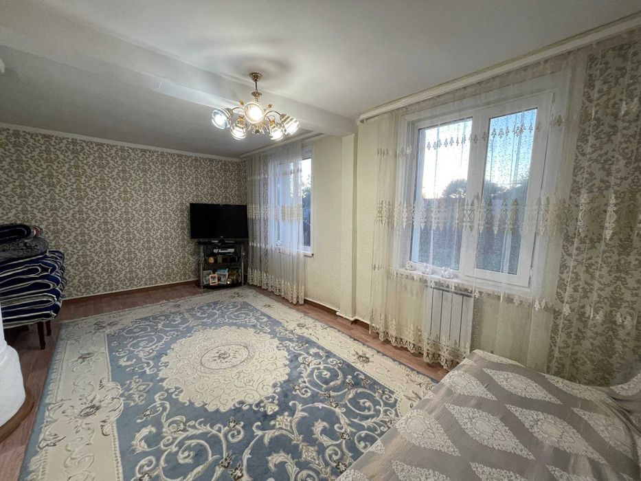 Продаётся половина дома п. Киевский!