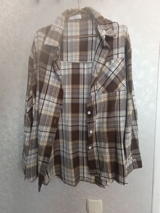 овеосайз рубашка баска да таза жақсы жағдайда киімдер сатылады