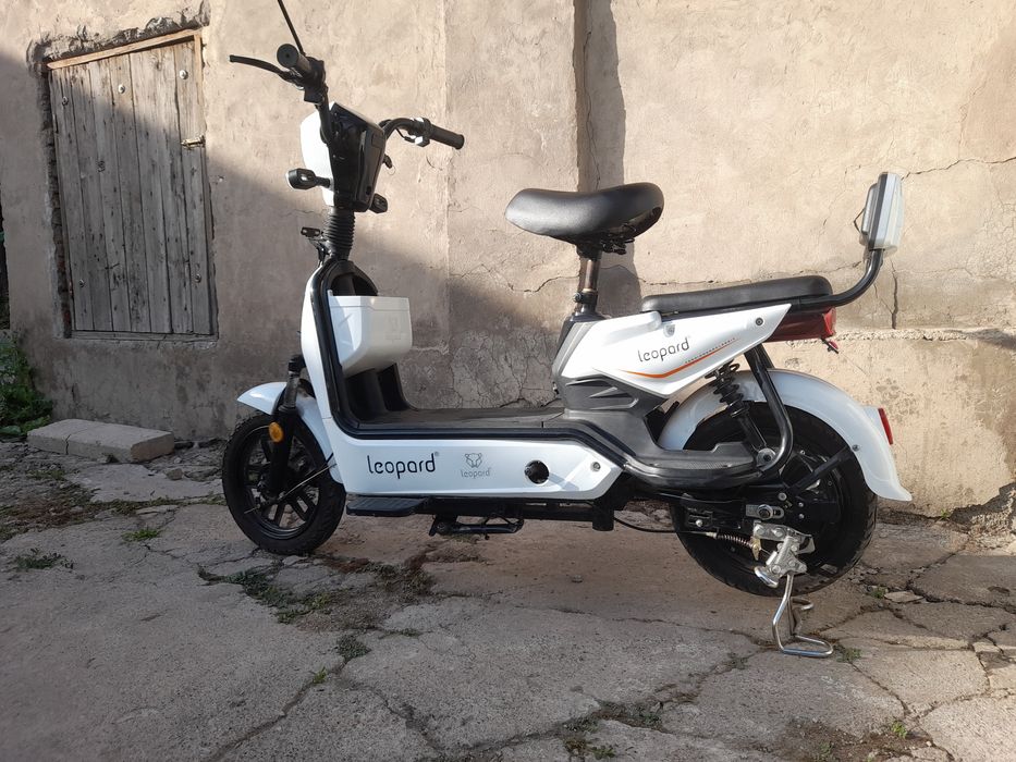 Продаю скутер Leopard