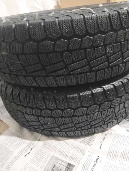 Продаю липучки 2 шины на 15