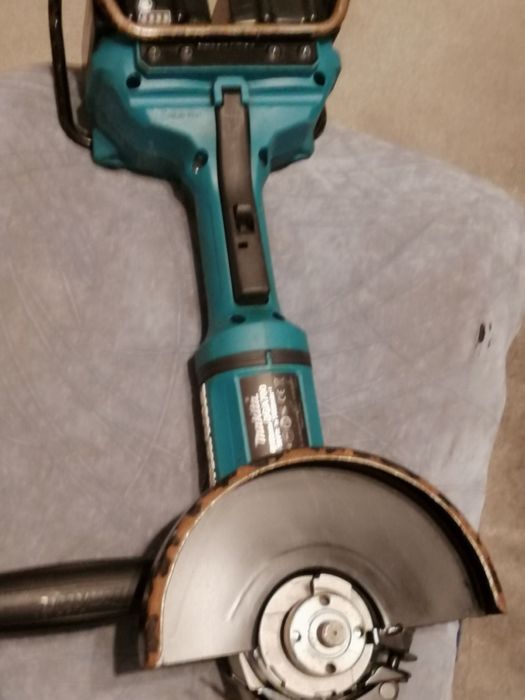 Безчеткова Makita DGA 700