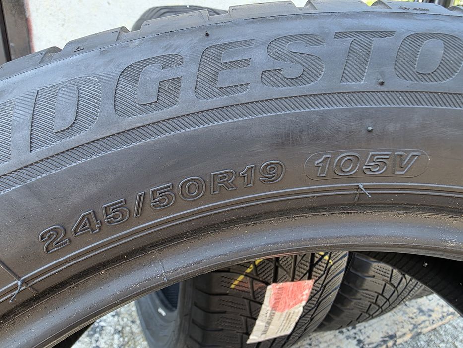 Vând patru anvelope de iarna Bridgestone 245 50 19 dot 1821