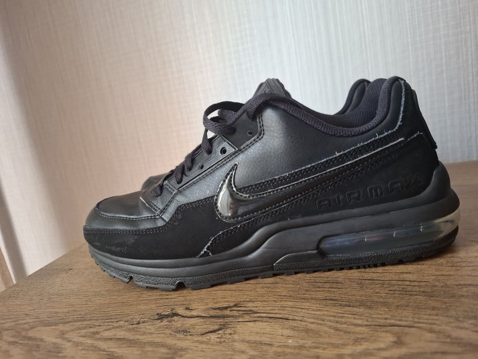 Nike air max маратонки 42 номер.