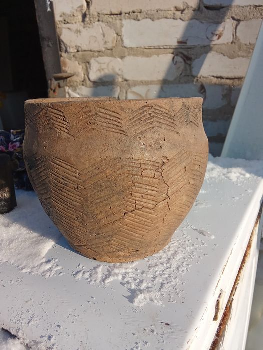 Глиненныи сосуд бронзовыи век