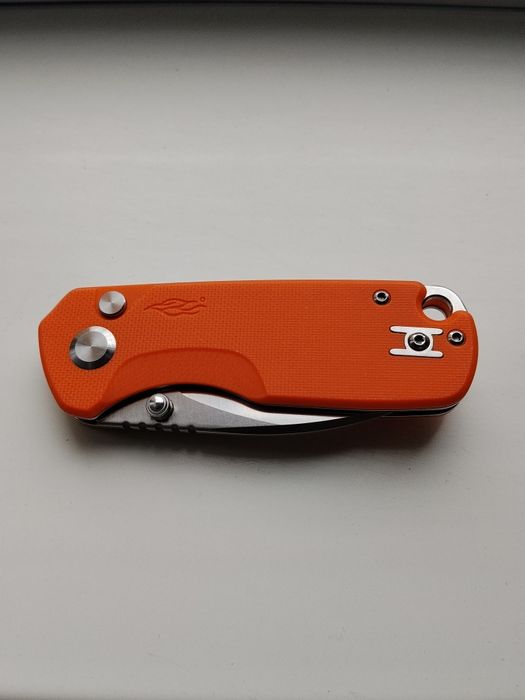 Нож для чистки овощей и фруктов.