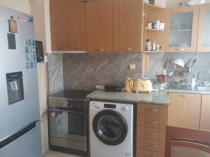 Дава се под наем Двустаен апартамент в Бургас, Център - 53 кв.м за 433.5 € - Снимка #1