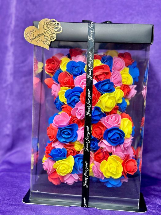 Ursuleți din flori sau cadou aranjament din creioane pentru educatoare