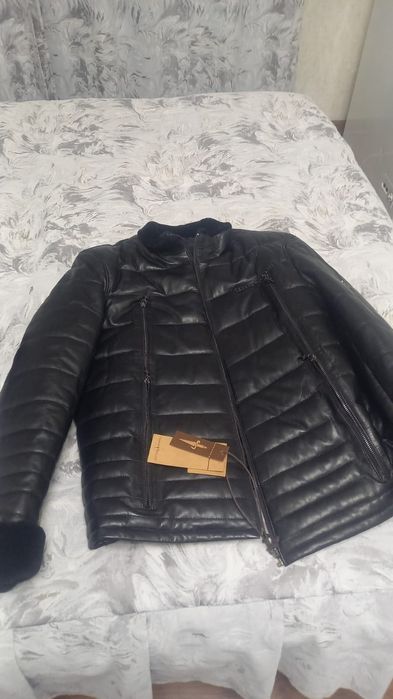 Новая куртка за 20000тг