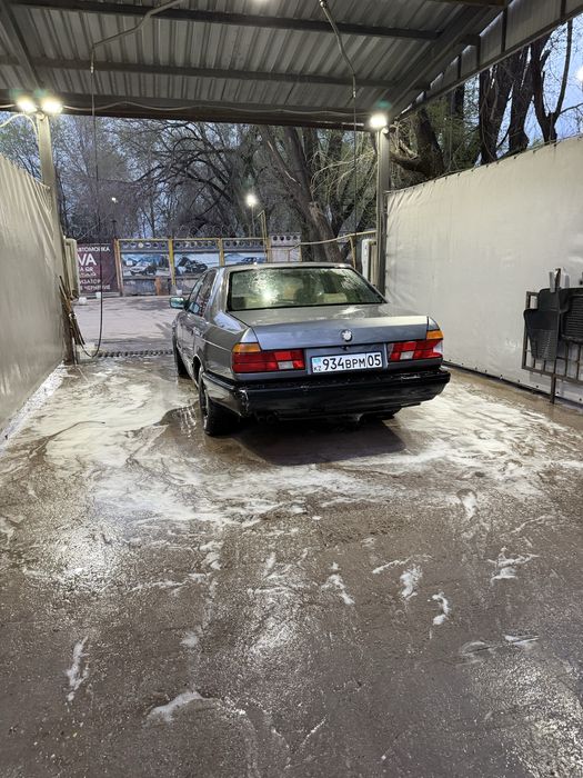 BMW 735, 1988 года
