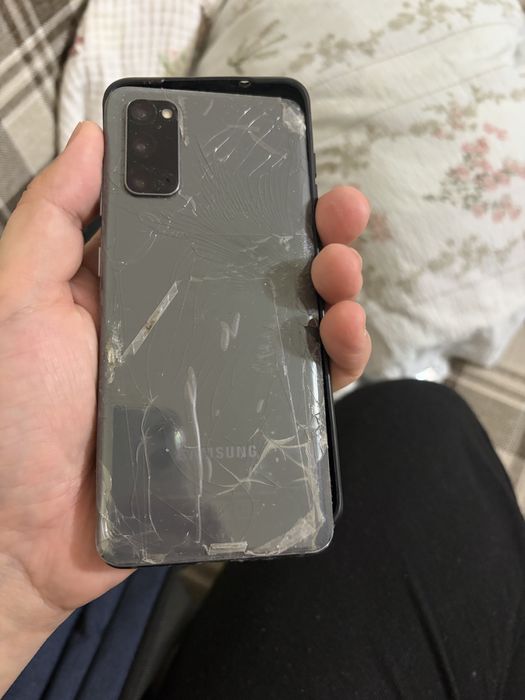 Продам Sumsung s 20