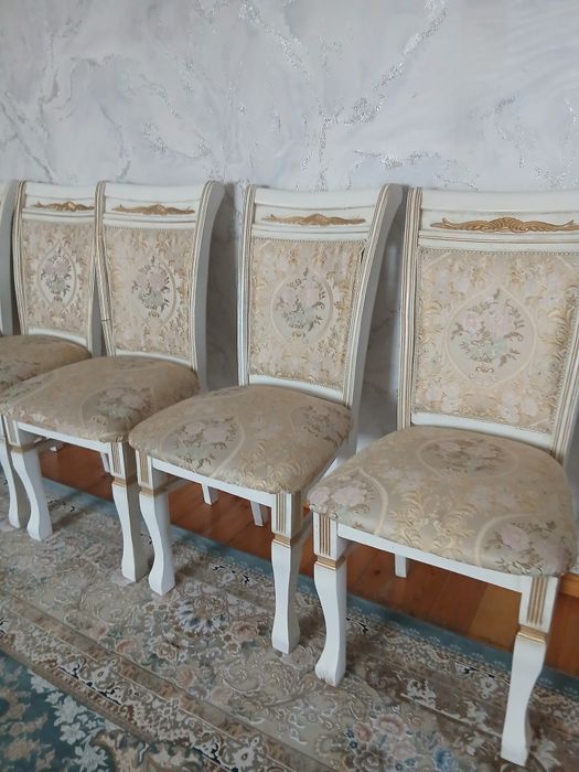 Стулья для гостинной