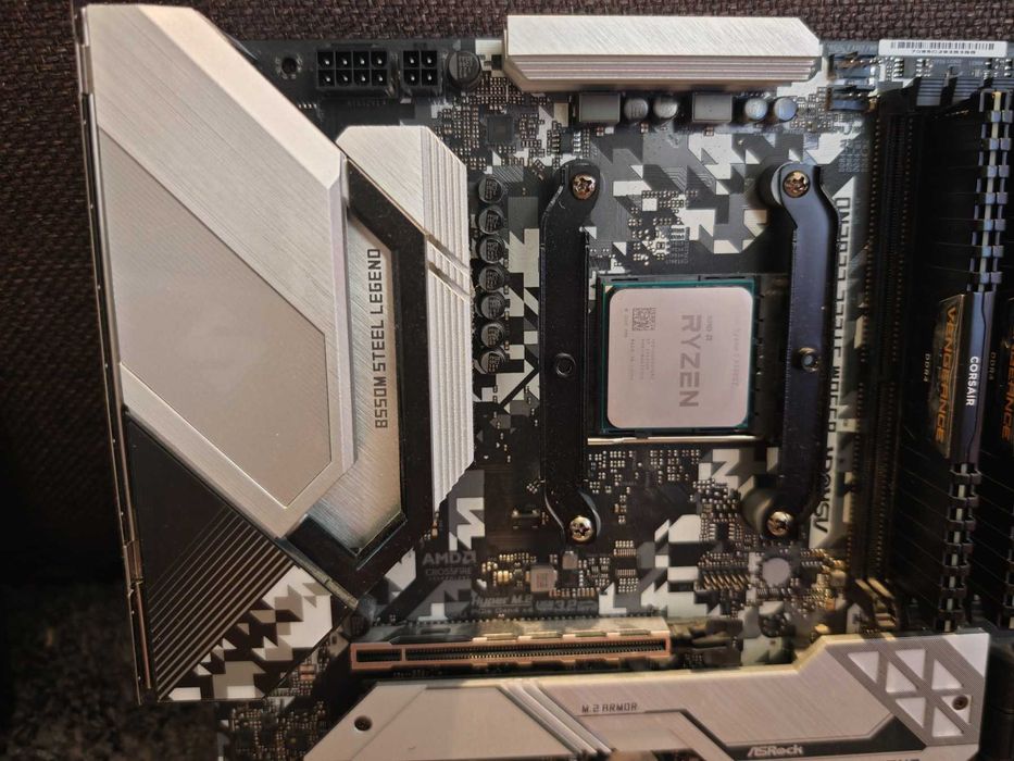 ASRock B550M Steel Legend + AMD Ryzen 5 5500GT 6-Core + 32GB DDR4, 500GB NVMe + Охладител