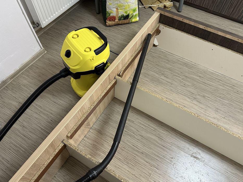 Pat dormitor cu noptiere incorporate