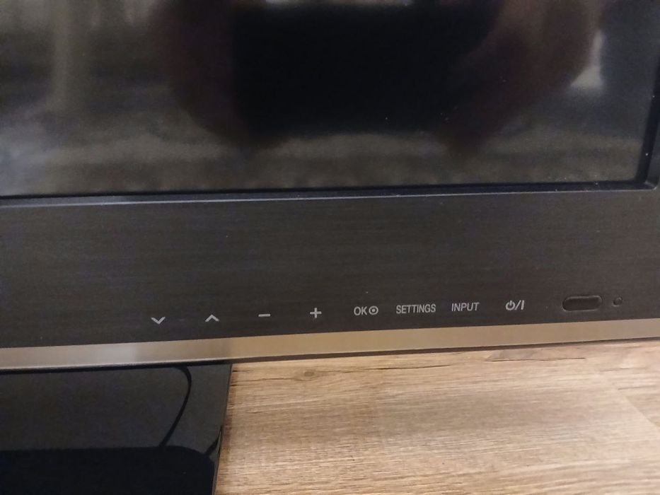 Строчно продаеться  телевизор LG