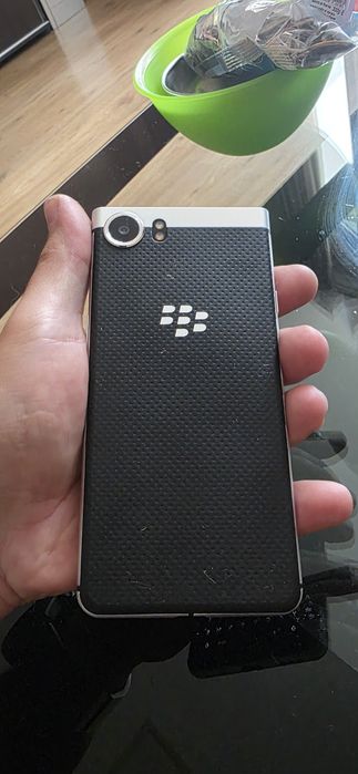 Продавам Blackberry key one