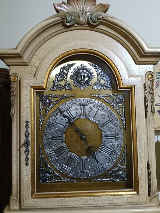 Ceas de podea cu pendul