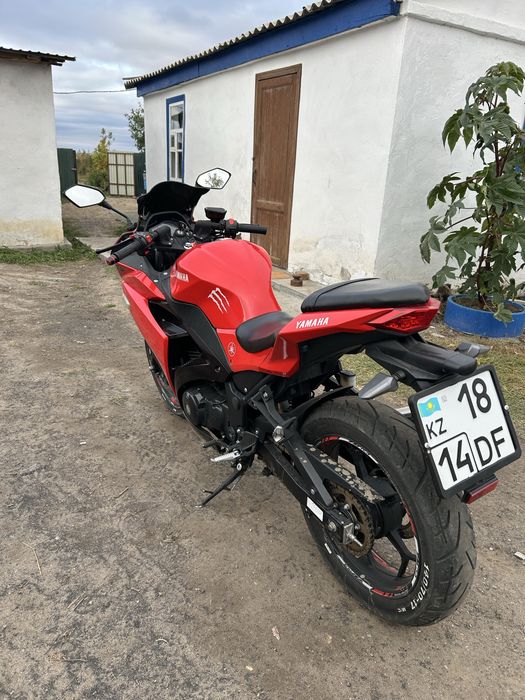 Yamaha r3.