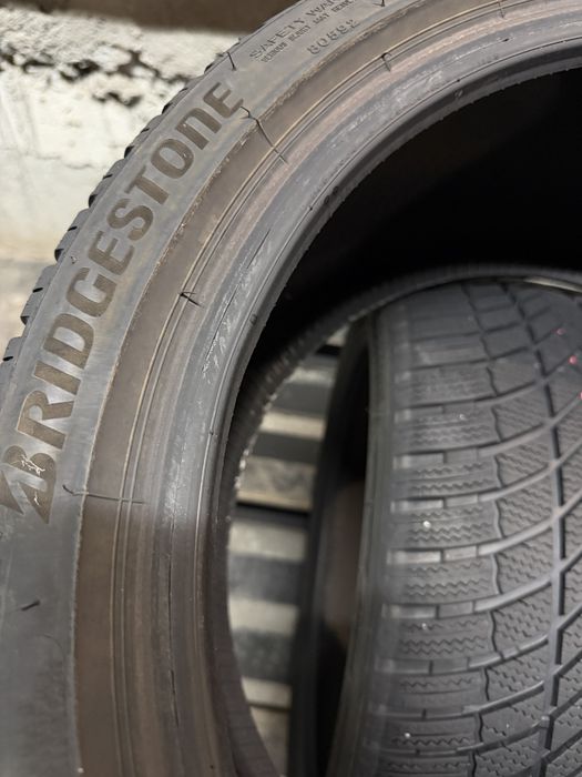 255/35/18 Bridgestone 2бр дот22