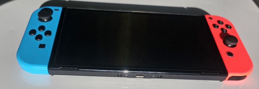 Nintendo Switch (V2)