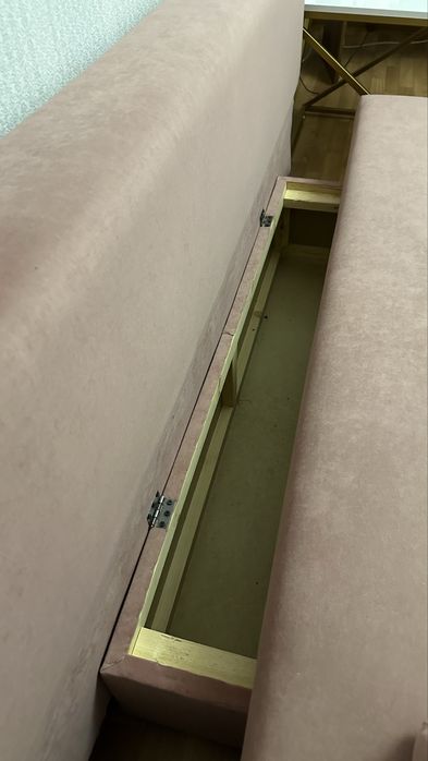 Продам диван с нижними ящиками