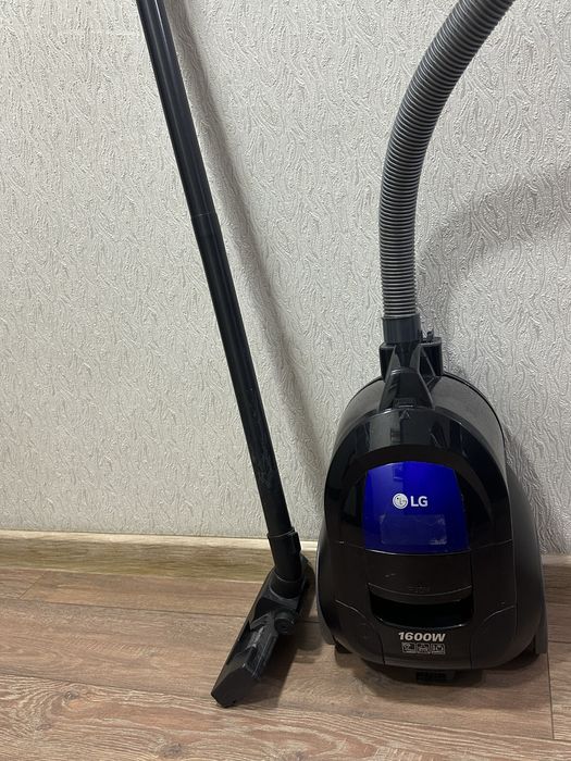 Продам пылесос LG 1600W