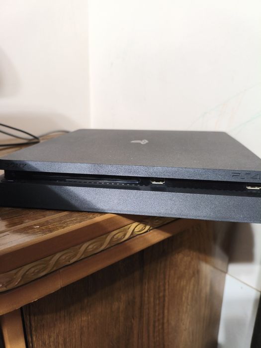 Playstation 4 Slim 1TB