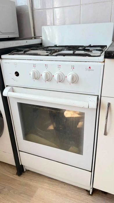 Продам газовую плиту
