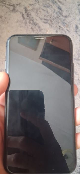 Продам айфон 11.