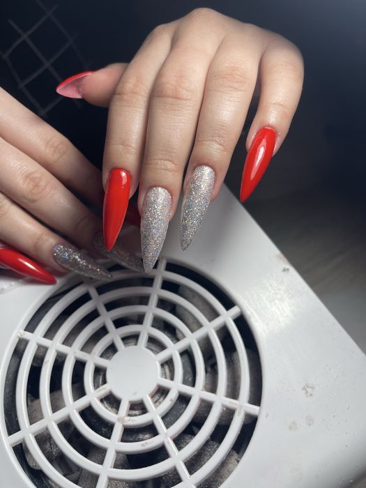 Маникюр педикюр.