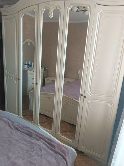 Спальный гарнитур