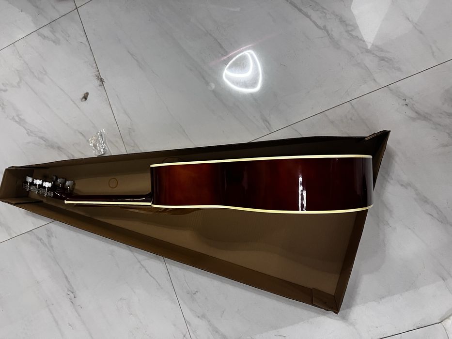 Gitara sotiladi razmer 39