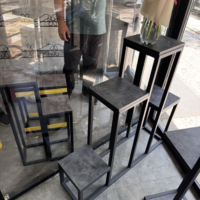 Продам офисную мебель для офиса/цветочного магазина