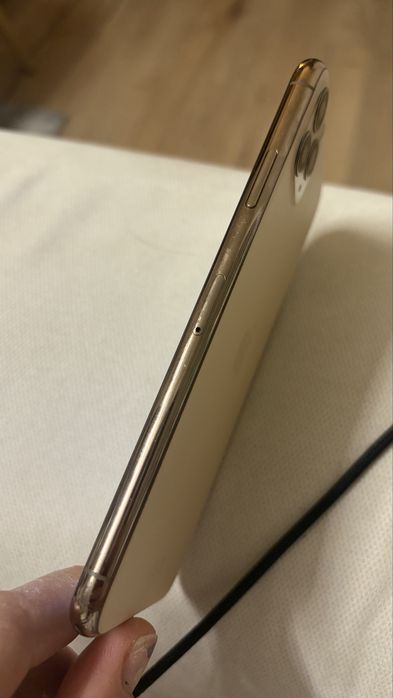 Iphone 11 pro max  256gb  gold