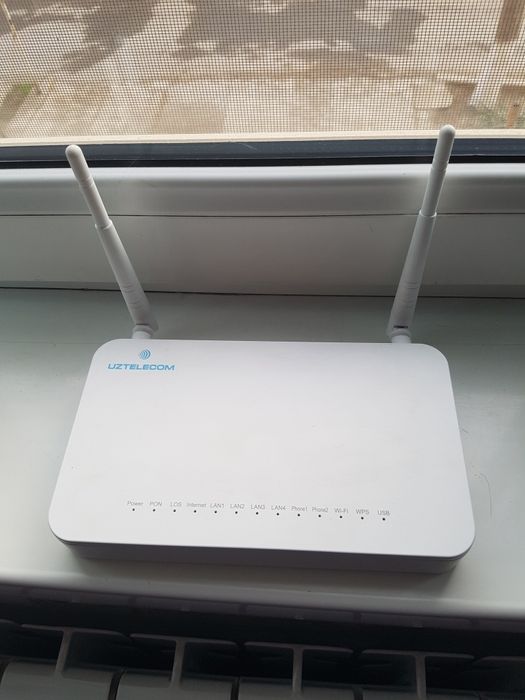 Продаю модем оптоволоконный Gpon ZXHN f 660