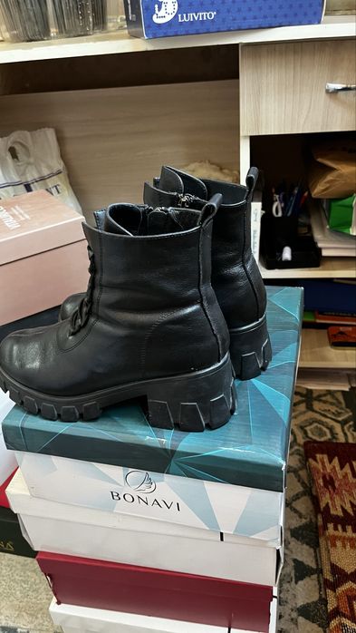 Кожаные сапоги продам