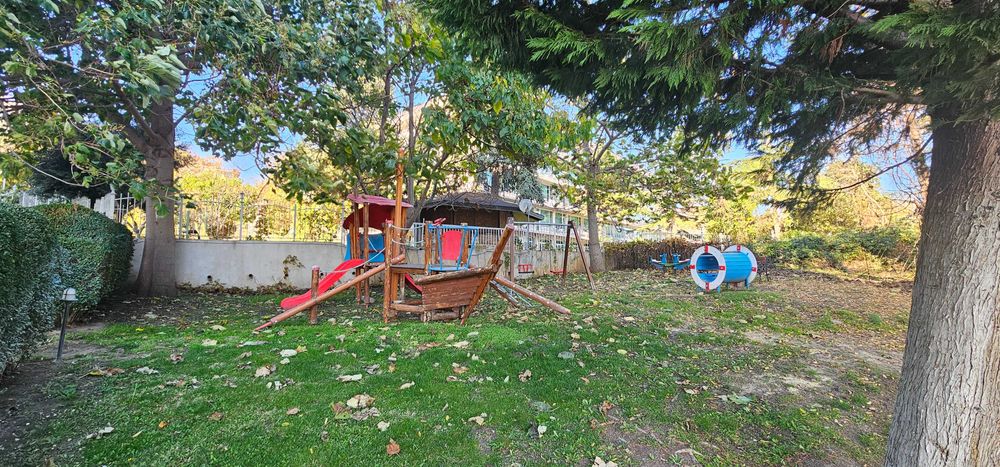 Многостаен апартамент с две паркоместа първа линия море Кабакум, Варна