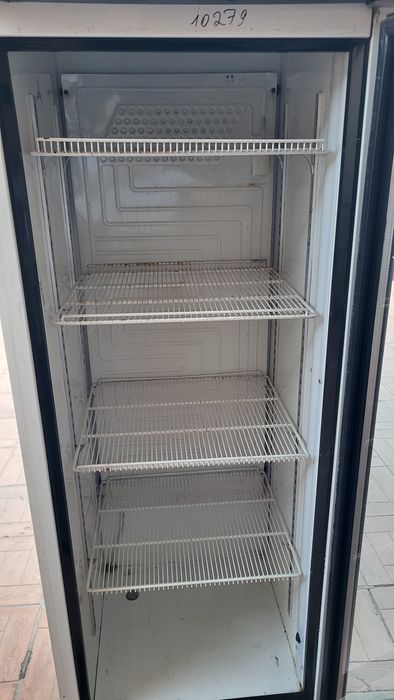 Витринный Холодильник