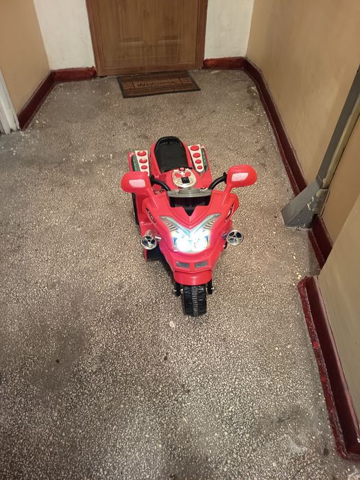 Motocicleta electrica pt copii