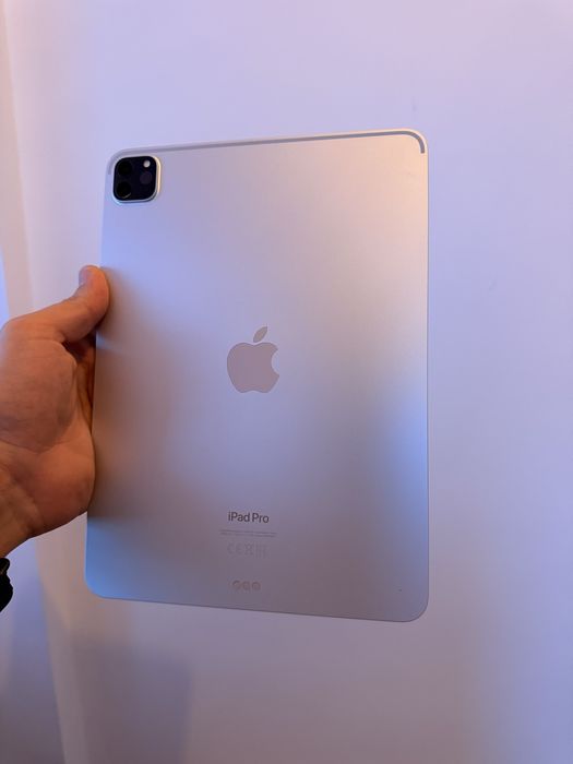 iPad Pro (11-inch) 4th generation 128GB + Magic Keyboard