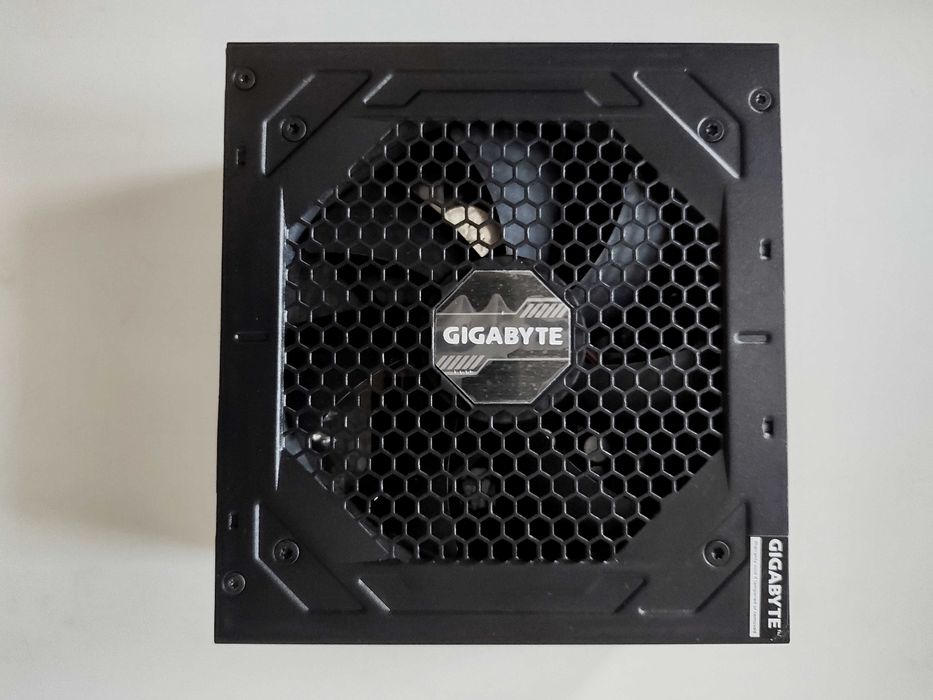 захранващ блок Gigabyte 850 вата (PSU 850W)