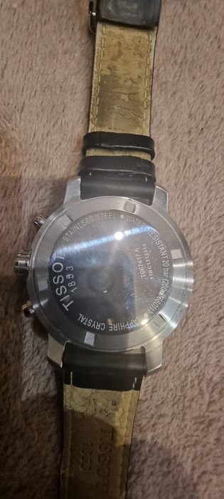 ЧАСОВНИК TISSOT Изполван много малко само по поводи!