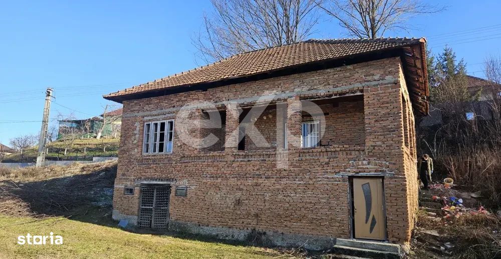 Casa 3 camere in Livezeni – Stalpeni | 88 mp utili, teren 300 mp, zo