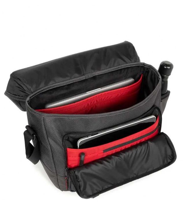 Geanta messenger Eastpak Bonell Cnnct Briefcase 16″ noua