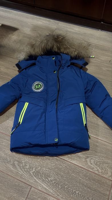 Продаю зимнюю детскую куртку